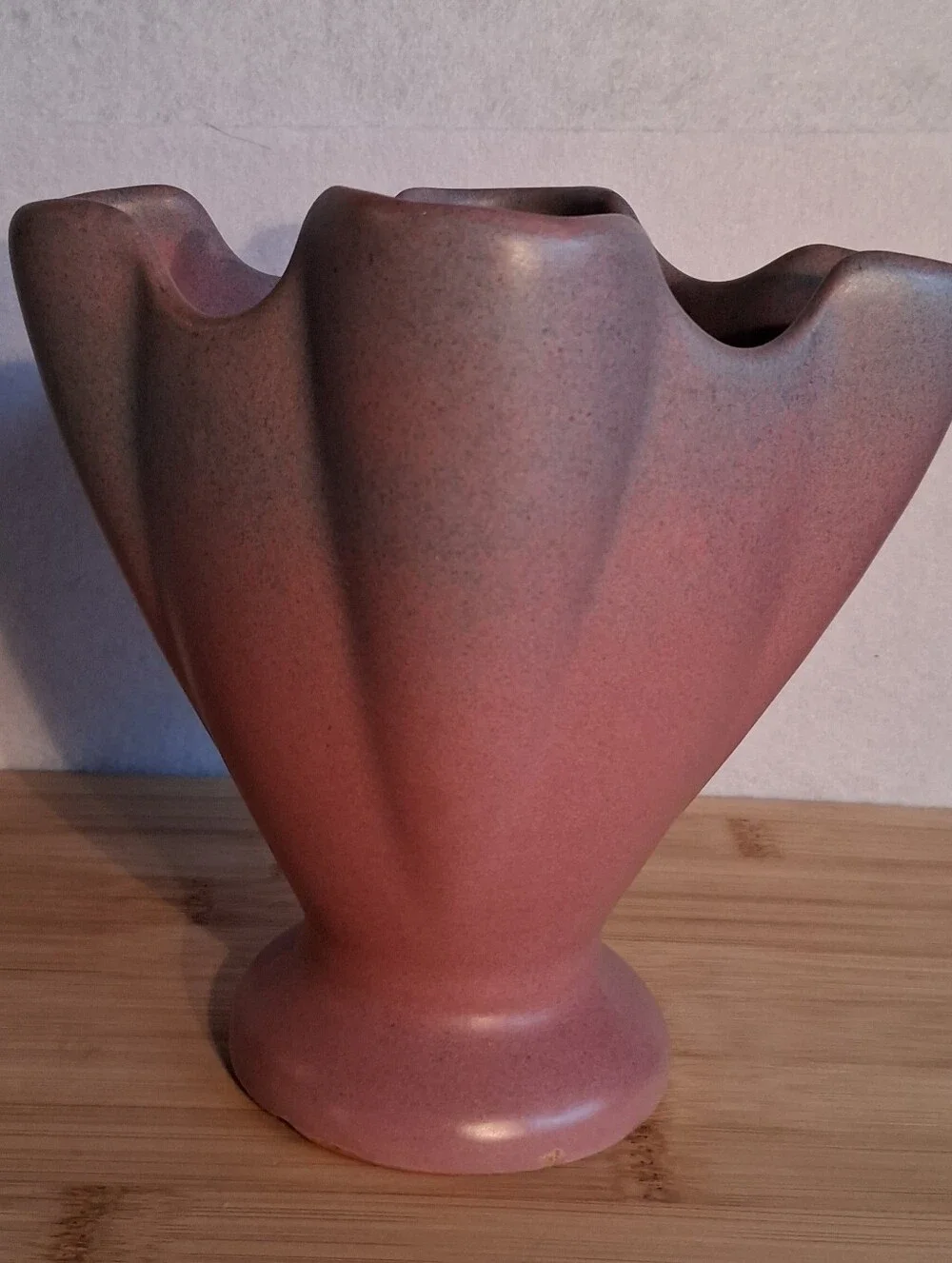 Vintage Niloak/Dickota Pottery Ozark Dawn Scalloped Vase